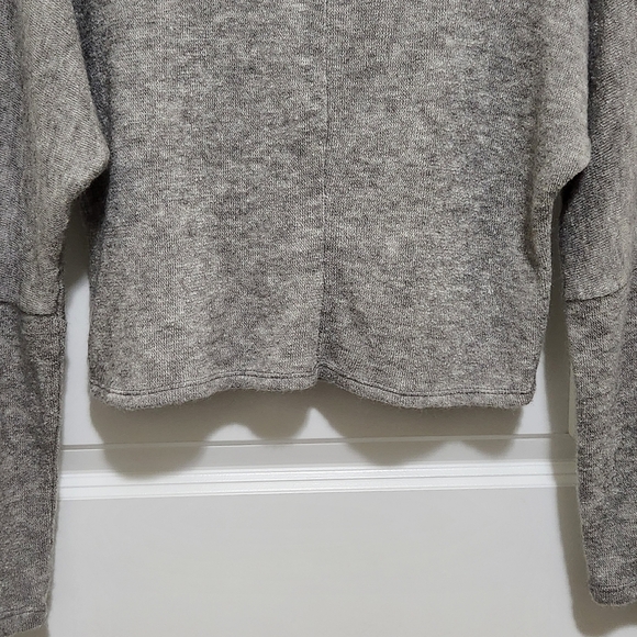 MOD Womens M Gray Cowl Neck Cropped Angora Blend Sweater Dolman Sleeve - Picture 6 of 10